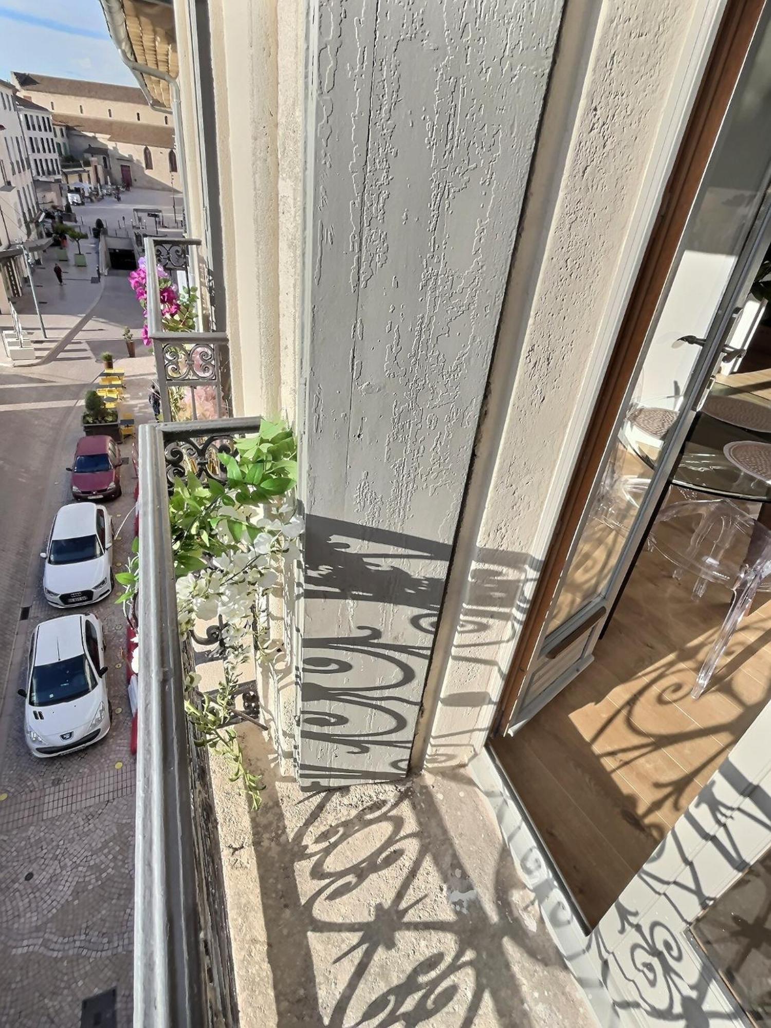 Appartement De Charme Avec Balcon Au Pied Des Commerces Безье Экстерьер фото